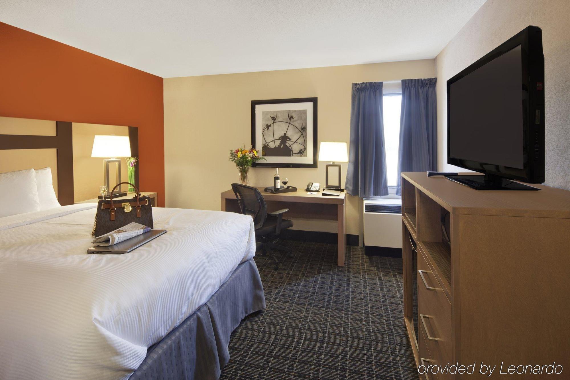 Canadas Best Value Inn Toronto Exterior foto